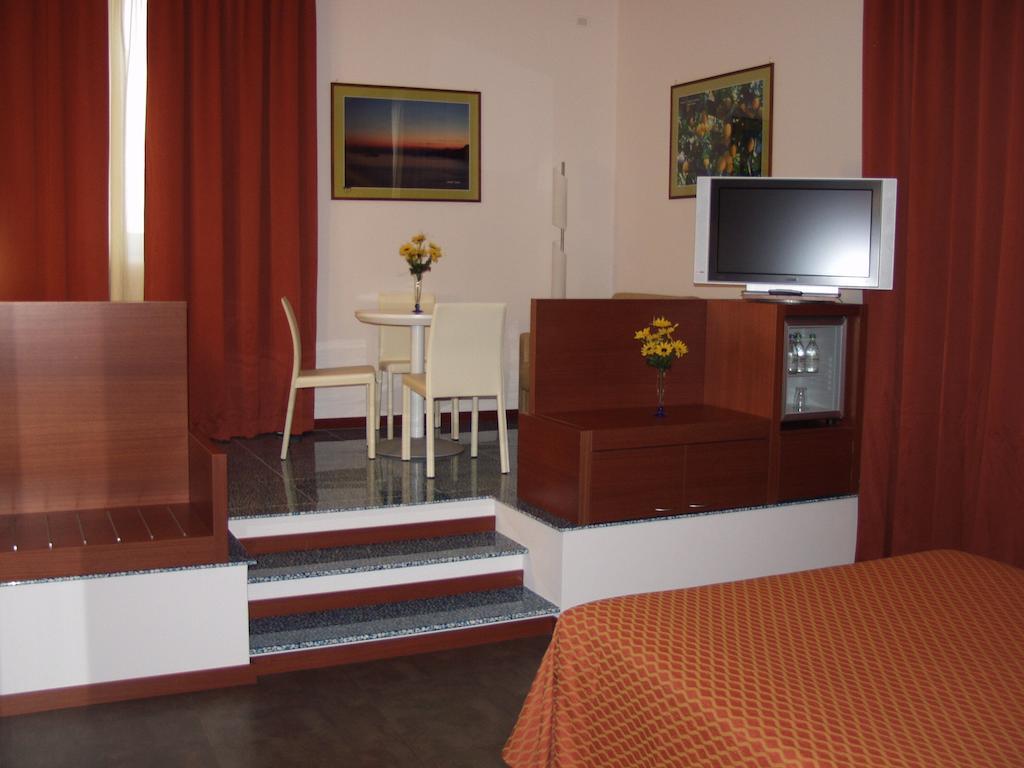 Hotel Mareschi Palace Novara Exterior foto