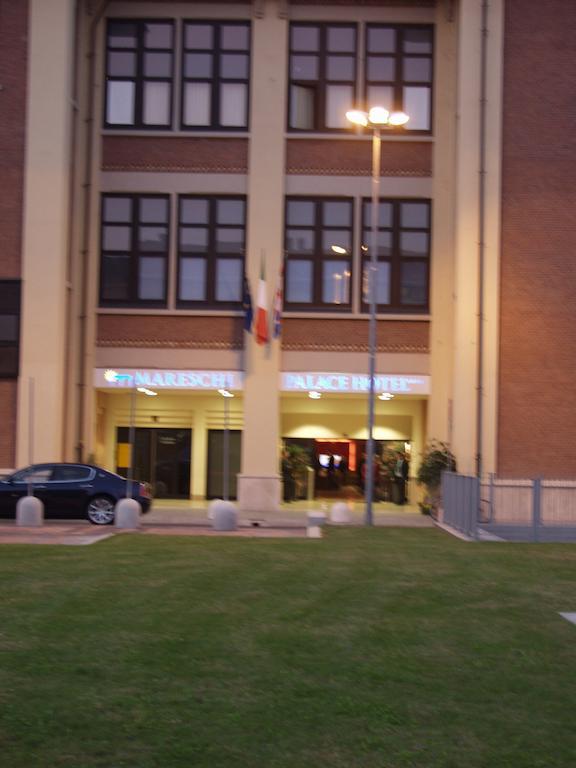 Hotel Mareschi Palace Novara Exterior foto